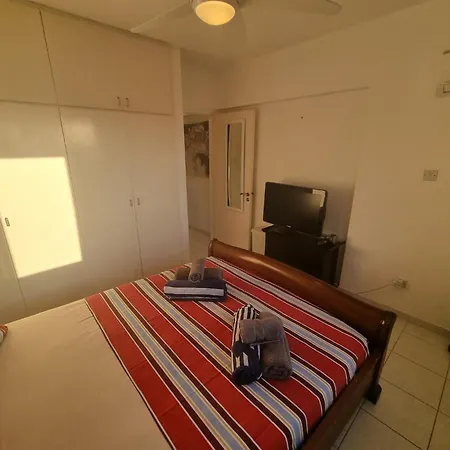 Kato Let - The Honey Pot Apartament